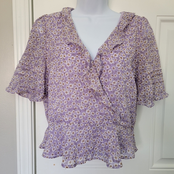 ASTR The Label Light Purple Floral Ruffled Short Sleeve Peplum Blouse Medium - Picture 1 of 11